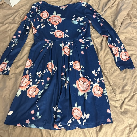 Navy Floral, size M dress, made by LYDFS. - Picture 3 of 3
